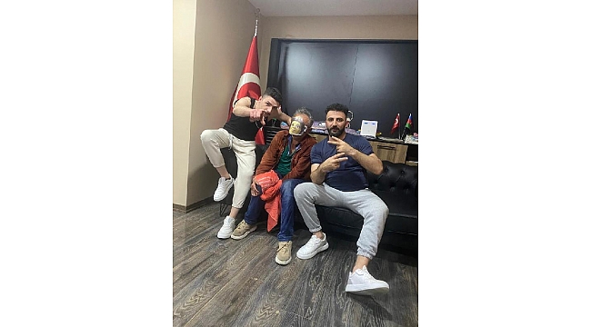 İşkence ettikleri adamın başında dans etmişlerdi!