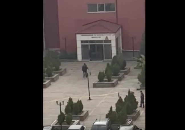 Gümüşhane Üniversitesi’nde rehine krizi! Özel Harekat kampüste, çatılara keskin nişancı yerleştirildi!