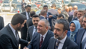 Rasim Arı ve Mesut Özarslan AKP Genel Merkezi'nde